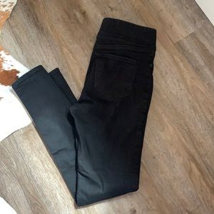 Women’s mid rise skinny jeans
